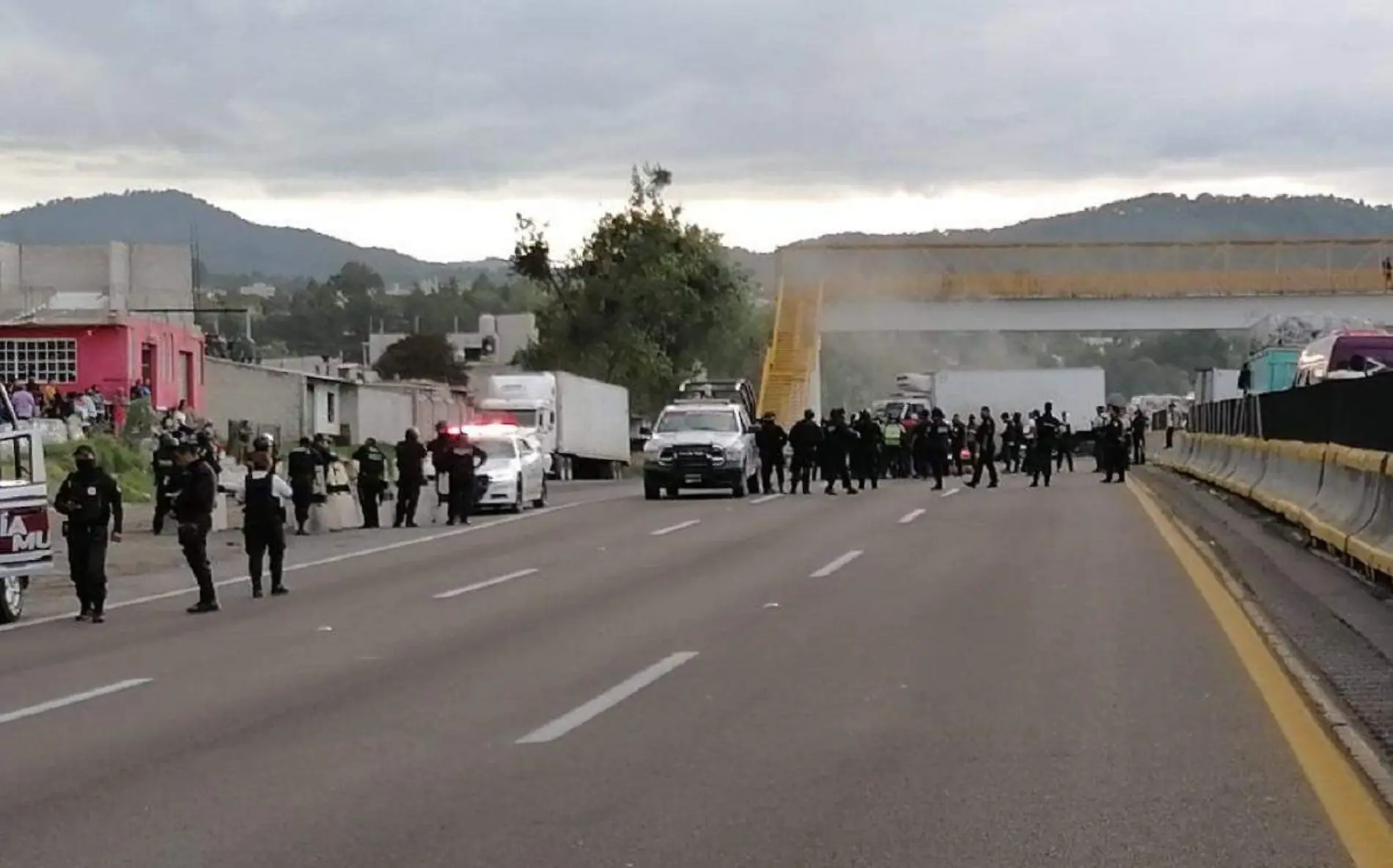 BLOQUEO AUTOPISTA 01 Pedro Alonso